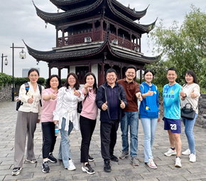 环护城河徒步，不仅锻炼了身体，放松了心情，加深了同事间的默契与感情，更是感受到了团队带来的陪伴与力量，展现了爱游戏体育网页版登录入口-爱游戏（中国）
人的青春和活力，同时，引导大家养成良好的运动习惯，以更加饱满的精神状态，勇毅前行，为公司高质量发展蓄势赋能。
